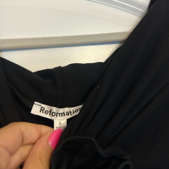 Reformation Fiorelle Off-The-Shoulder Midi-Dress - Picture 5 of 6